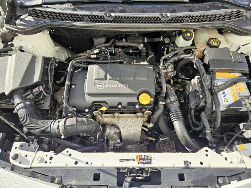 Opel Astra 2015 — фото 10