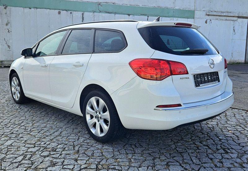 Opel Astra 2015 — двигун