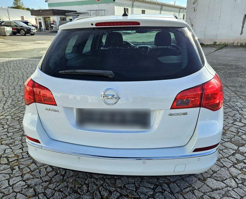 Opel Astra 2015 — фото 5