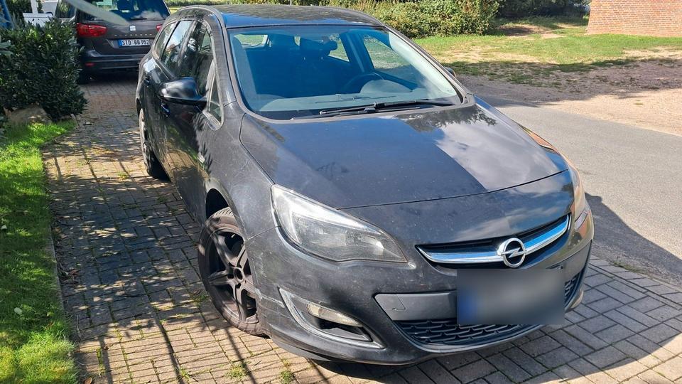 Opel Astra 2013 — photo 6