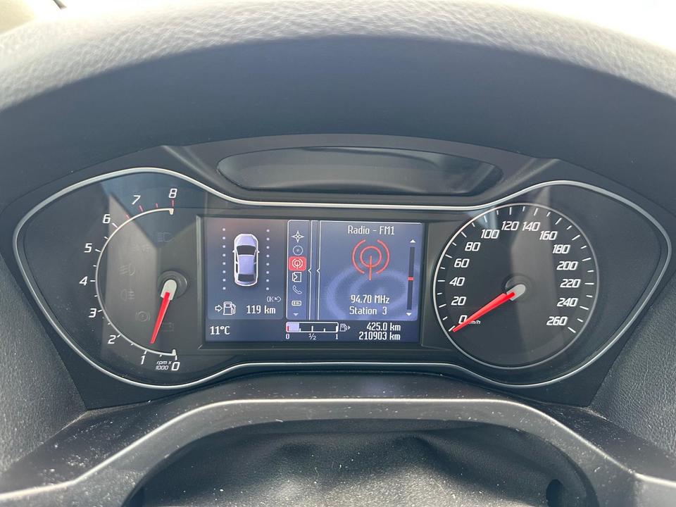 Ford S-Max 2011 — photo 15
