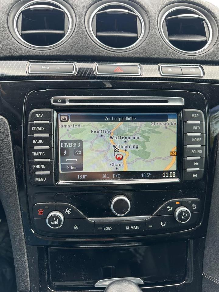 Ford S-Max 2011 — photo 17