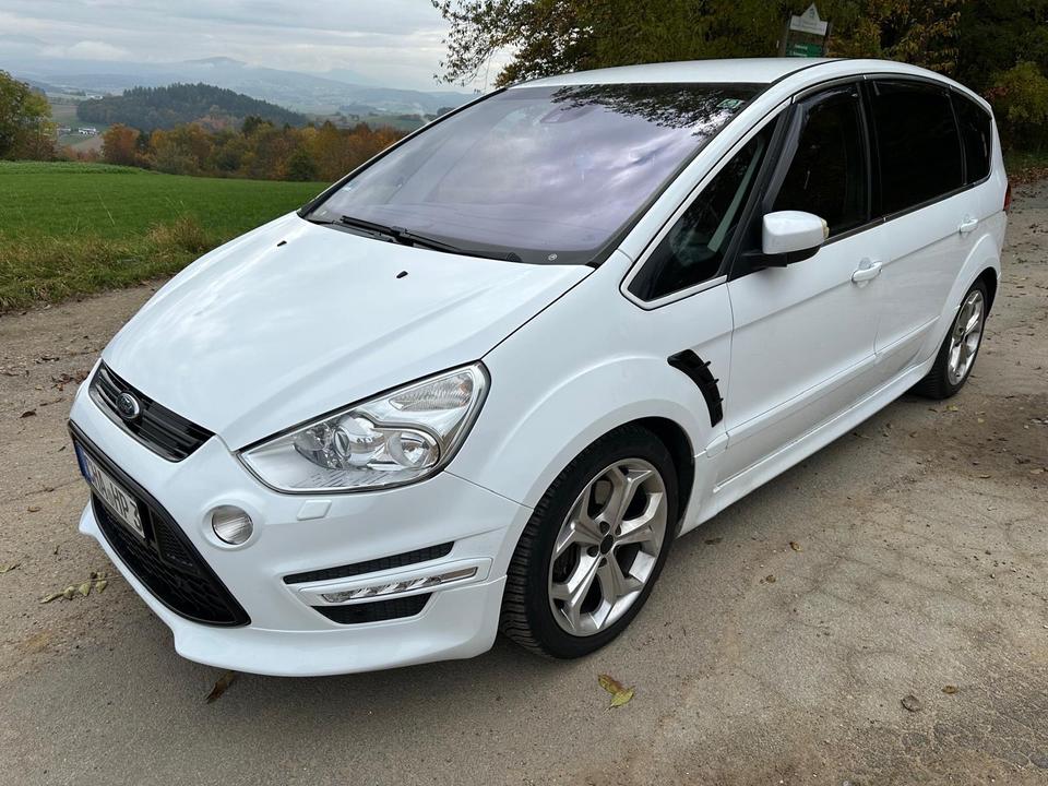 Ford S-Max 2011 — photo 19
