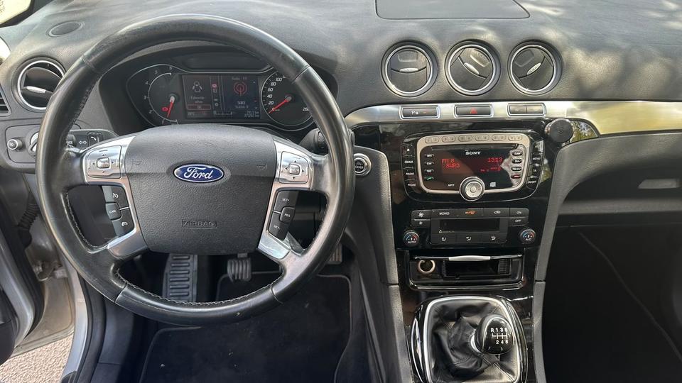 Ford S-Max 2010 — photo 10