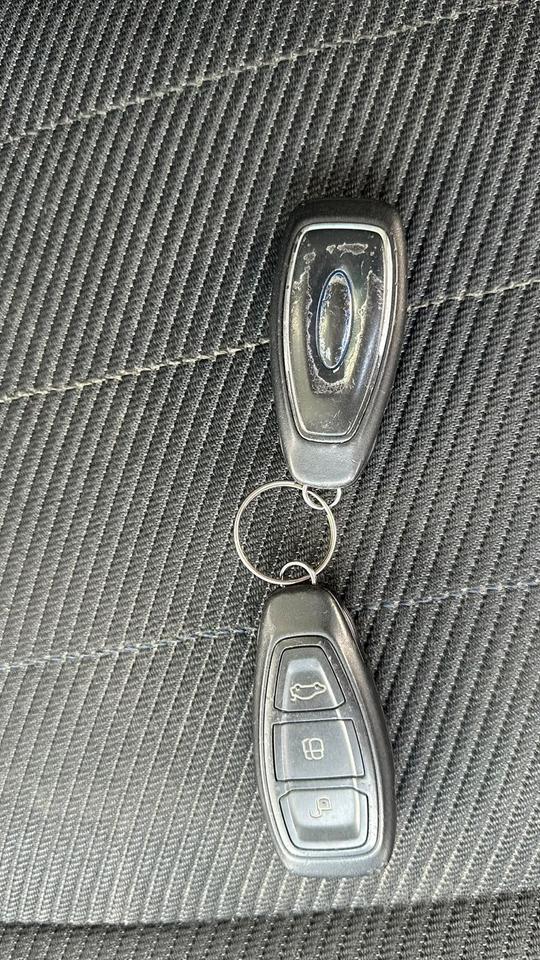 Ford S-Max 2010 — photo 12