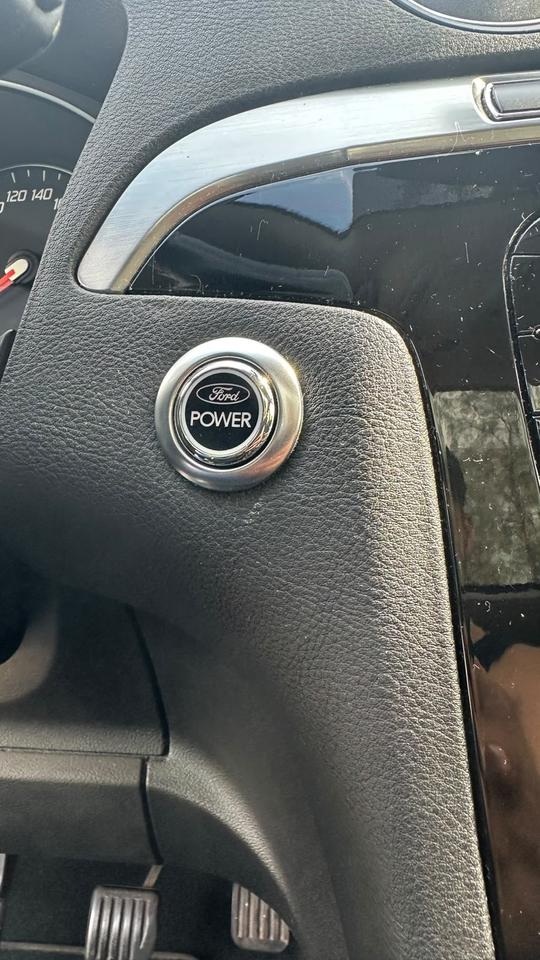 Ford S-Max 2010 — photo 13