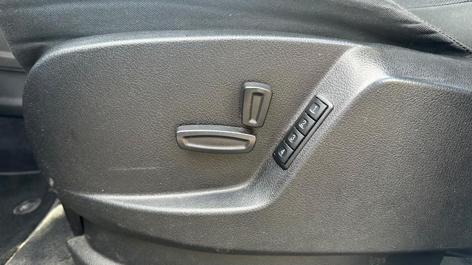 Ford S-Max 2010 — photo 15
