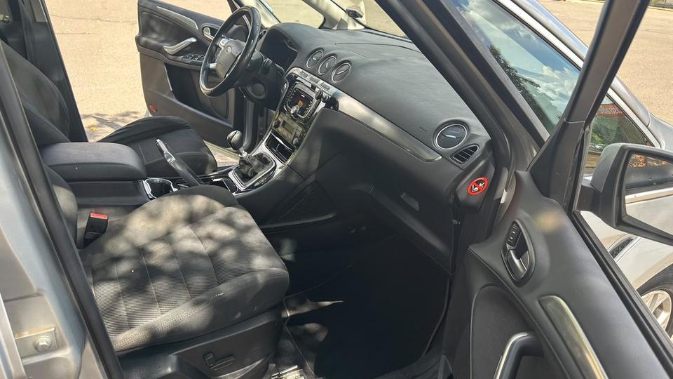 Ford S-Max 2010 — photo 7