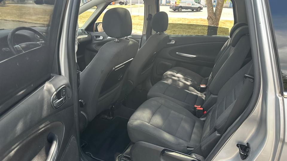 Ford S-Max 2010 — photo 8