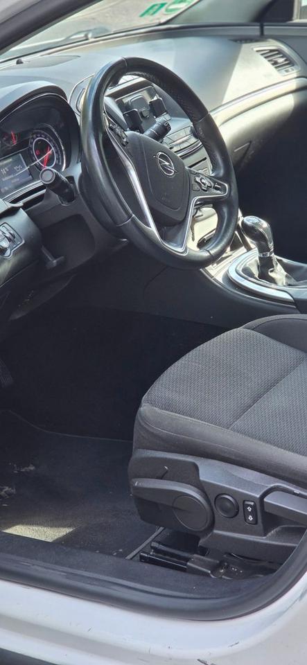 Opel Insignia 2013 — photo 10