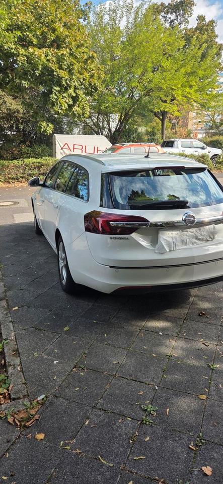 Opel Insignia 2013 — engine