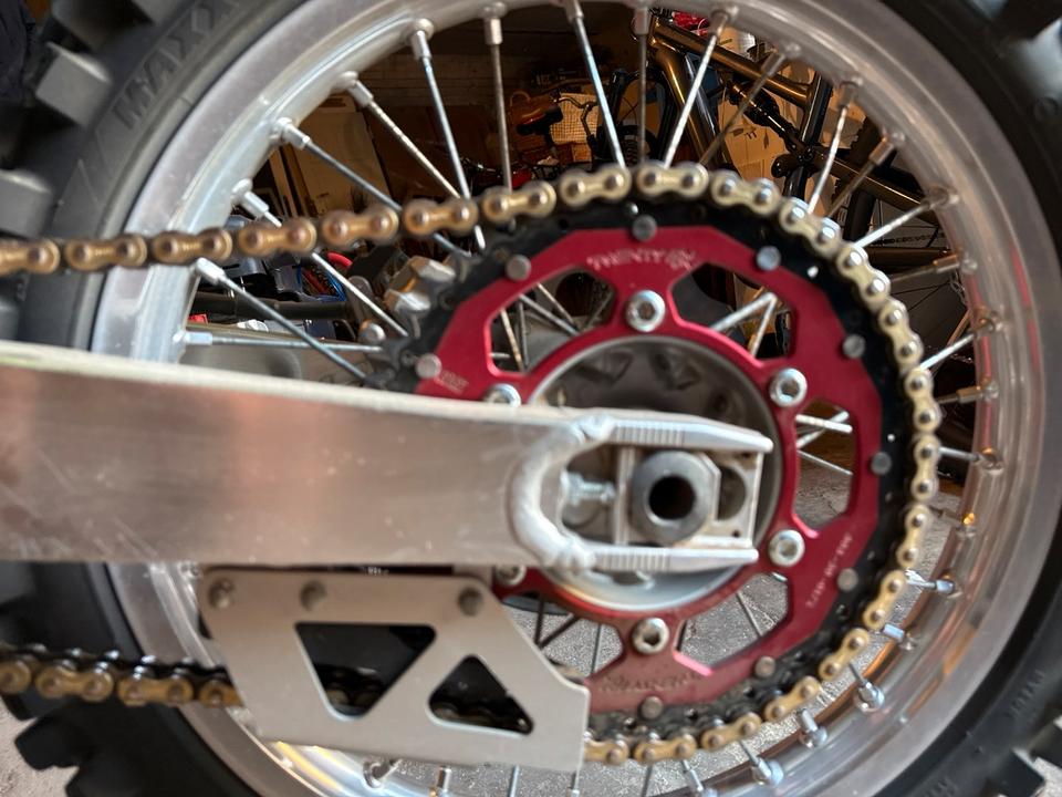 Suzuki RMZ 250, 4Takt, Motocross Motorrad 2015 — photo 6