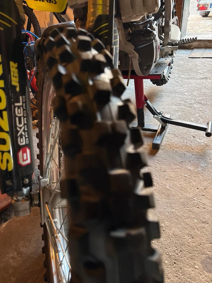 Suzuki RMZ 250, 4Takt, Motocross Motorrad 2015 — photo 7