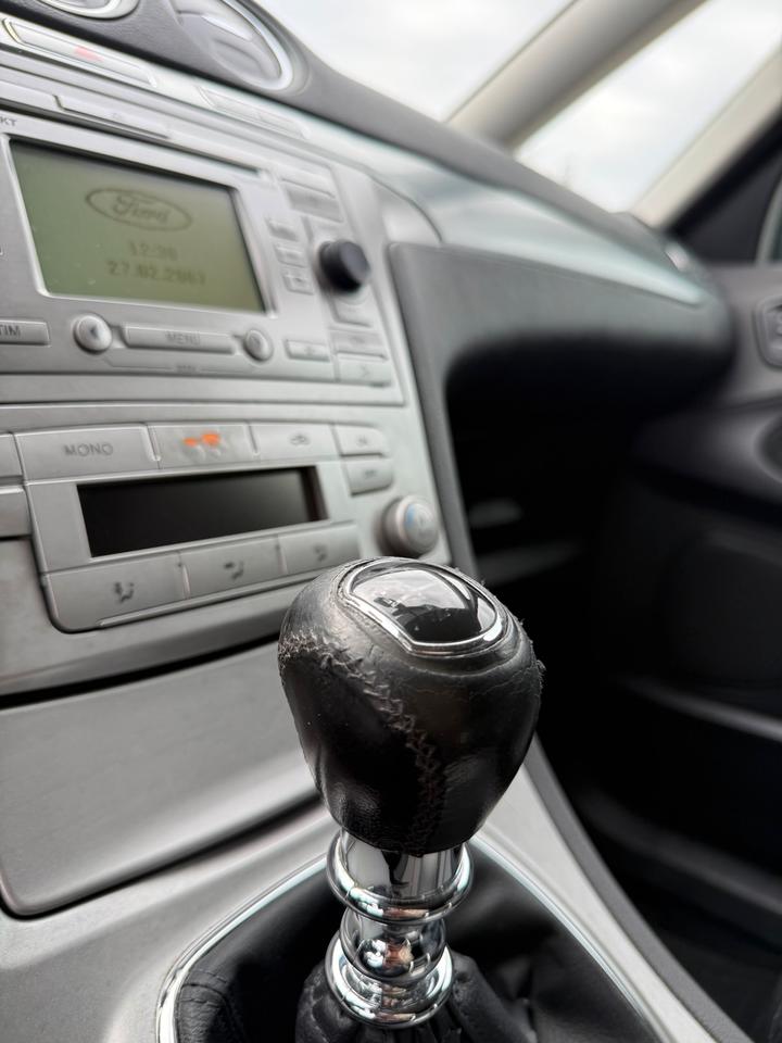 Ford S-Max 2008 — photo 16