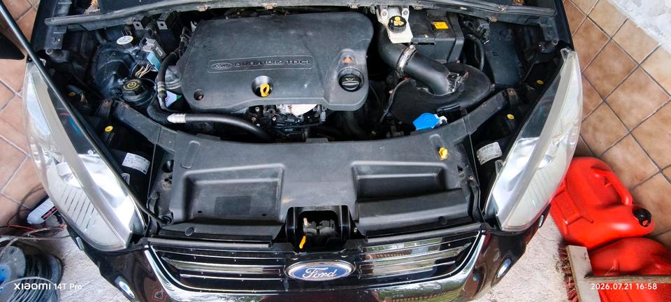 Ford S-Max 2012 — interior
