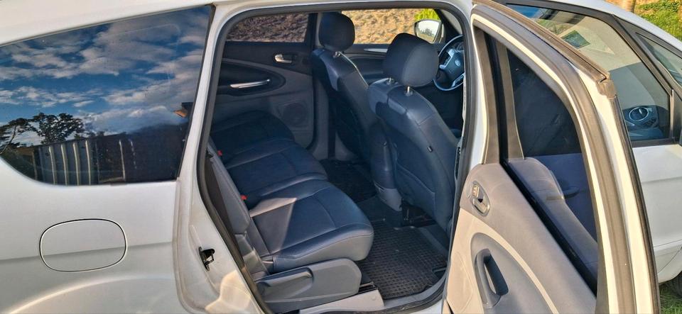 Ford S-Max 2009 — photo 10