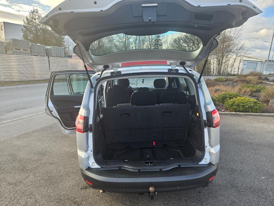 Ford S-Max 2013 — photo 13
