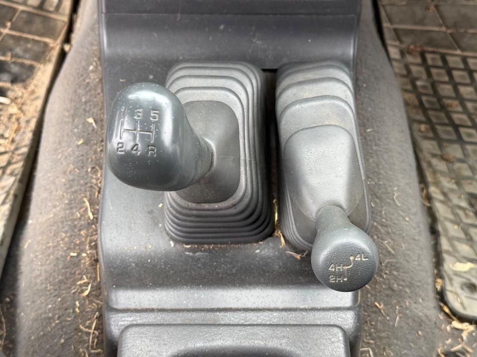 Mitsubishi L200 2004 — photo 13