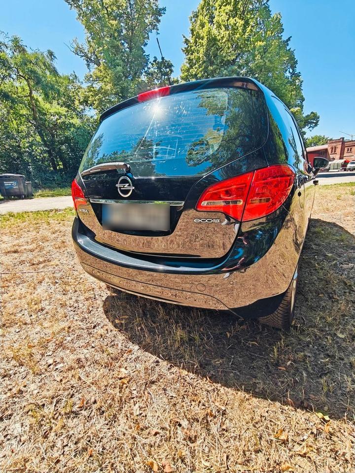 Opel Meriva 2014 — фото 10