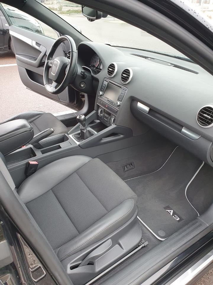 Audi A3 2011 — engine
