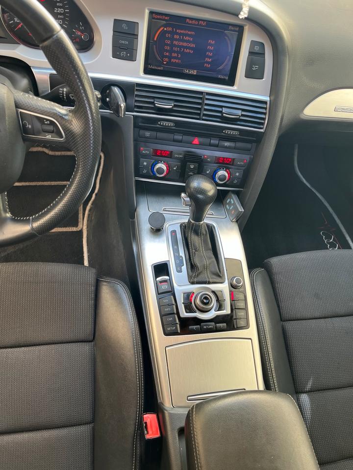 Audi A6 2010 — engine
