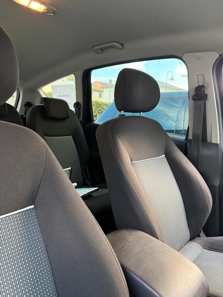 Ford S-Max 2013 — photo 12