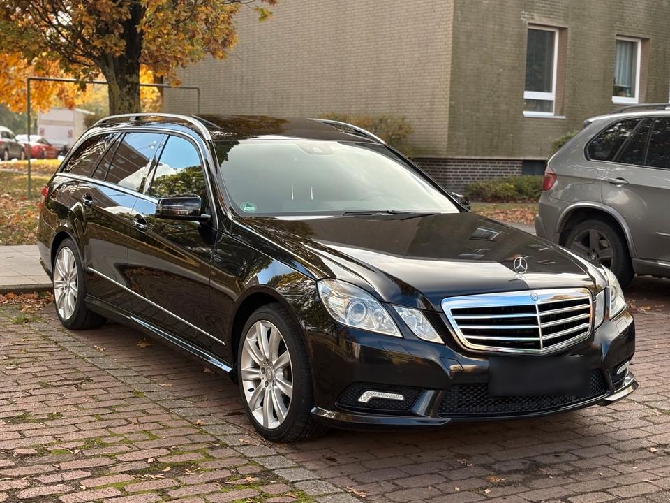 Mercedes Benz E 350 2010 — rear view