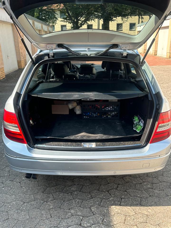 Mercedes Benz C 200 2010 — photo 11