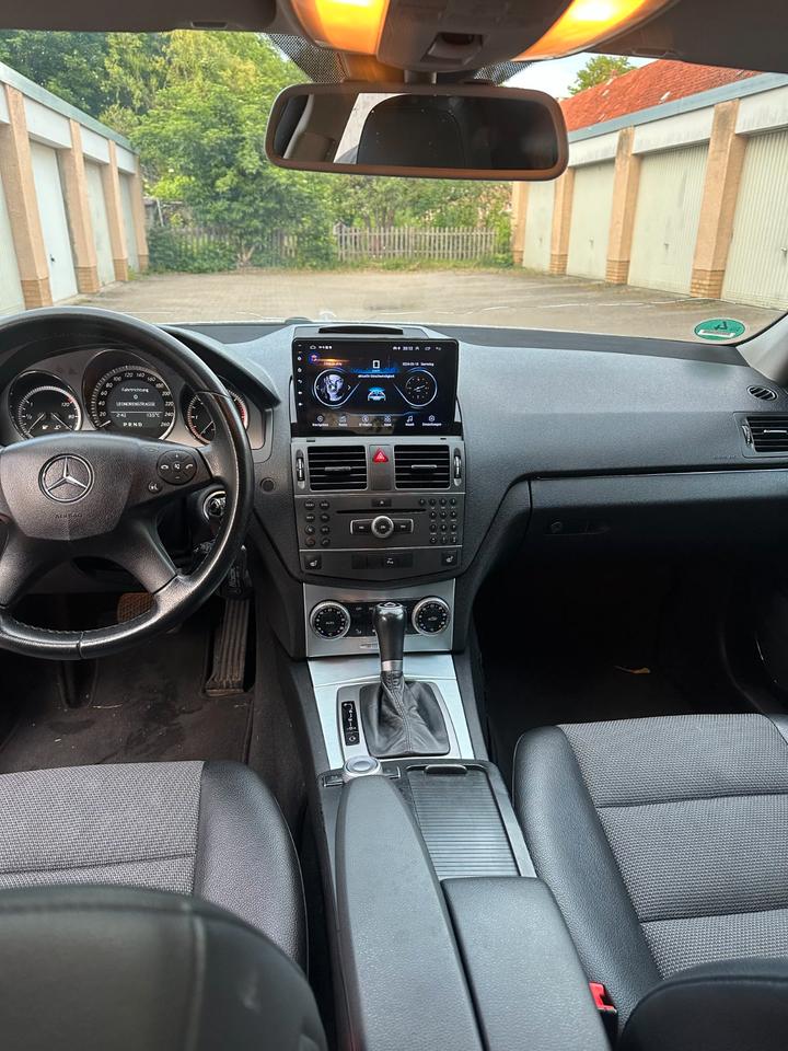 Mercedes Benz C 200 2010 — photo 8