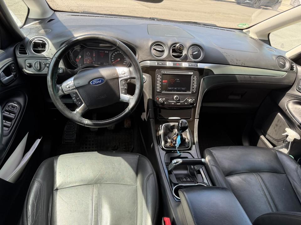 Ford S-Max 2013 — photo 9