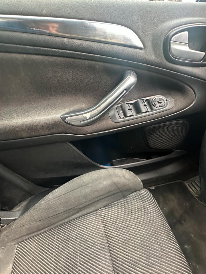 Ford S-Max 2013 — photo 10