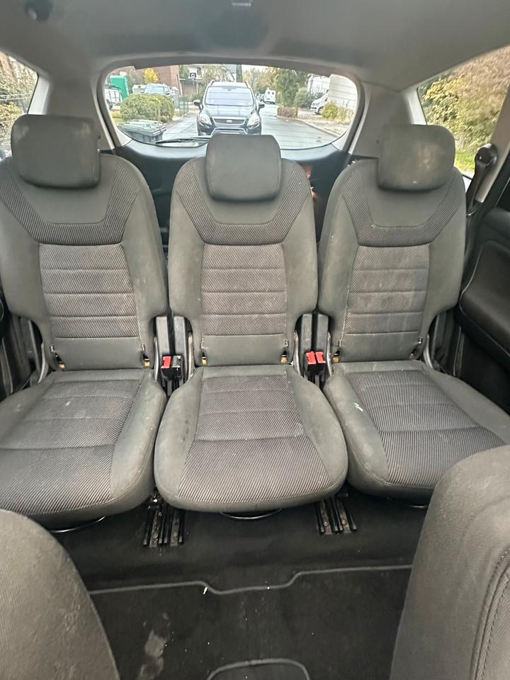 Ford S-Max 2013 — photo 8