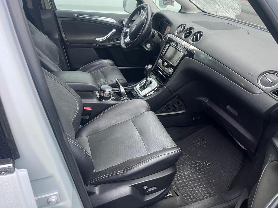 Ford S-Max 2010 — photo 12