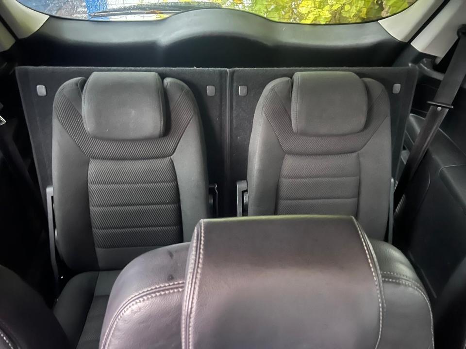 Ford S-Max 2010 — interior