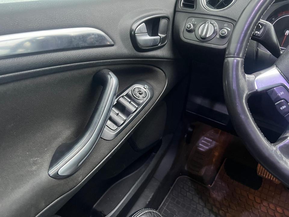 Ford S-Max 2010 — photo 5