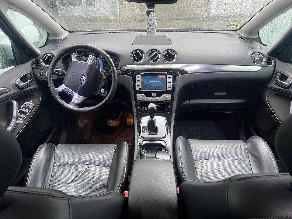 Ford S-Max 2010 — photo 9