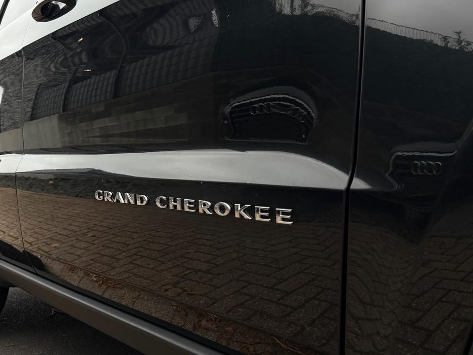 Jeep Grand Cherokee 2012 — фото 11