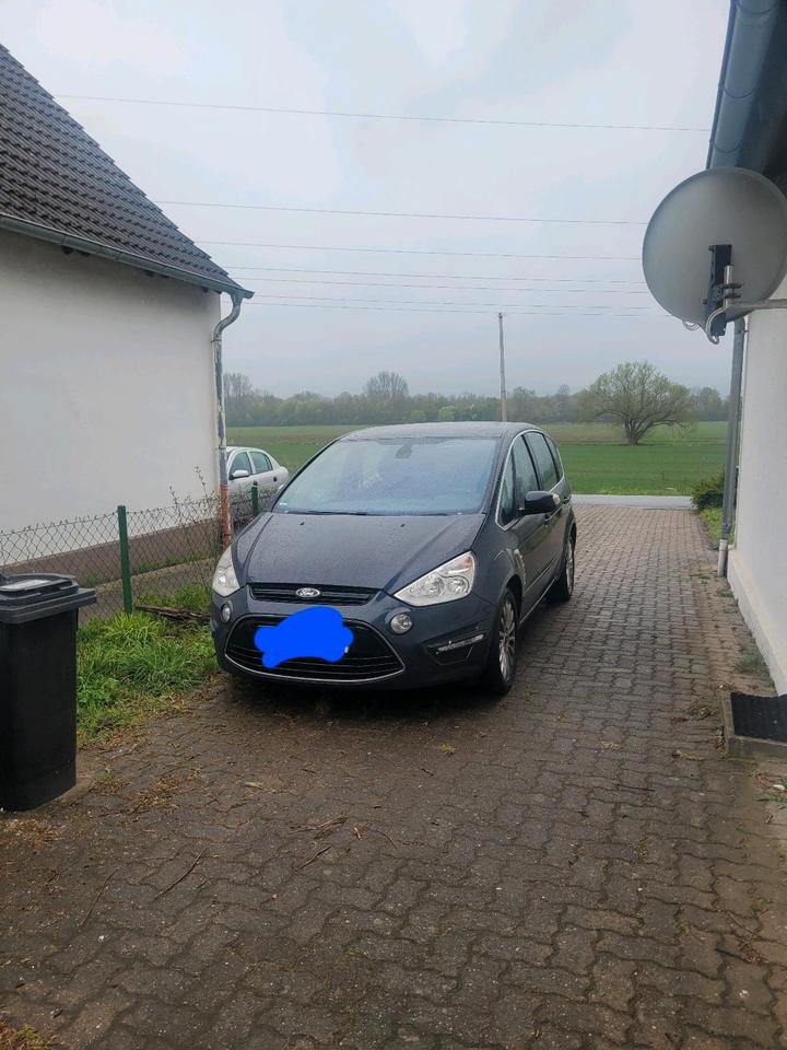 Ford S-Max 2011 — салон