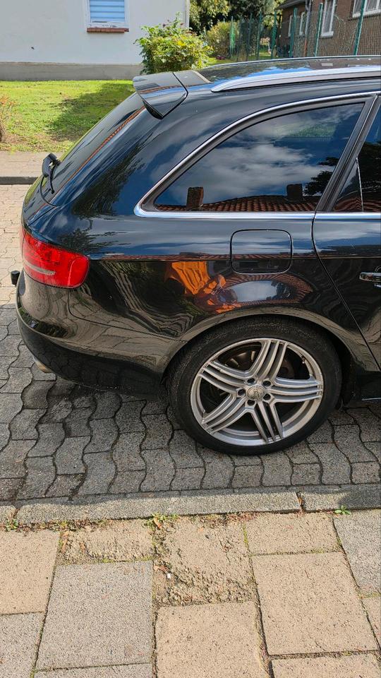 Audi A4 2010 — rear view