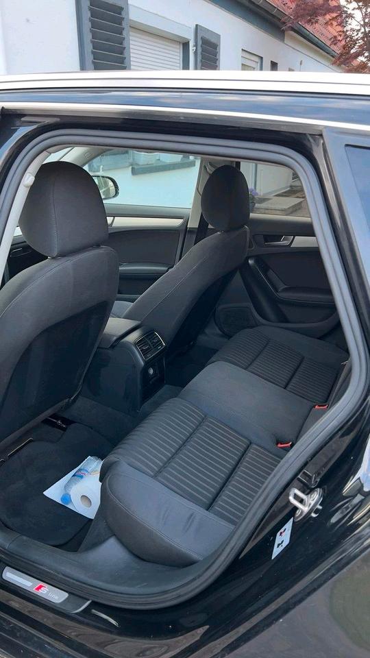 Audi A4 2010 — photo 8