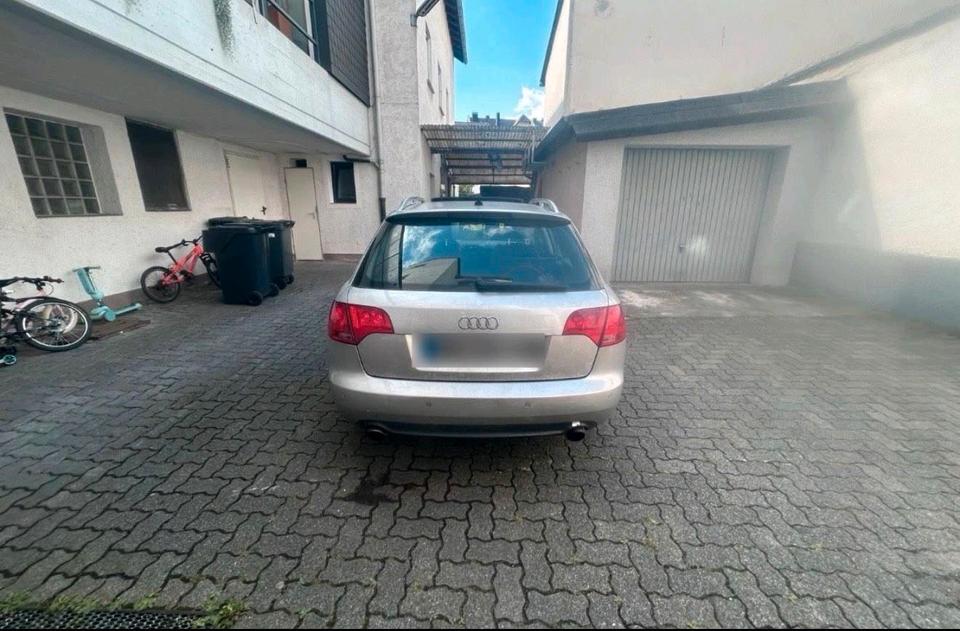 Audi A4 2005 — салон