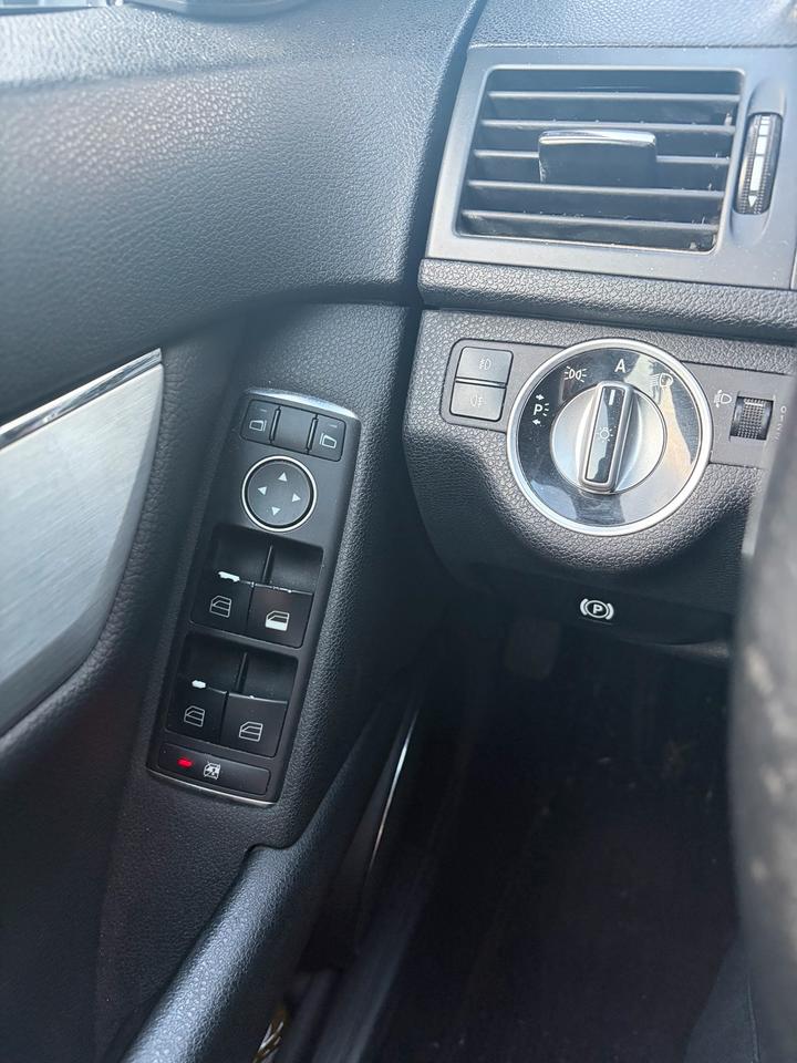 Mercedes Benz C 220 2009 — photo 7