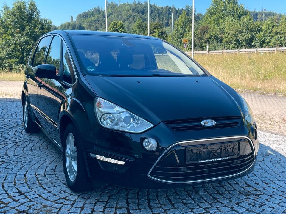 Ford S-Max 2011 — photo 11