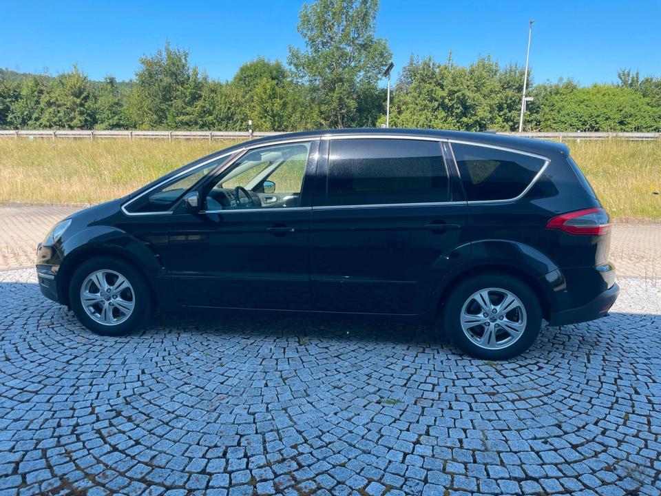 Ford S-Max 2011 — rear view