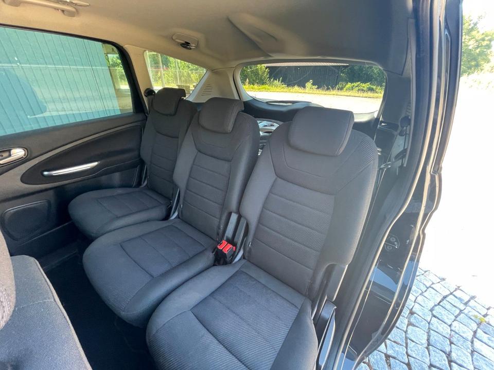 Ford S-Max 2011 — photo 23
