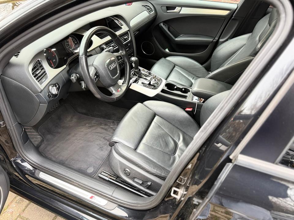 Audi A4 2011 — photo 14