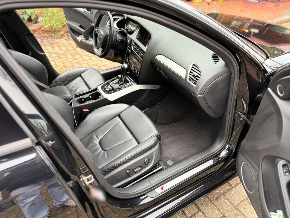 Audi A4 2011 — photo 9