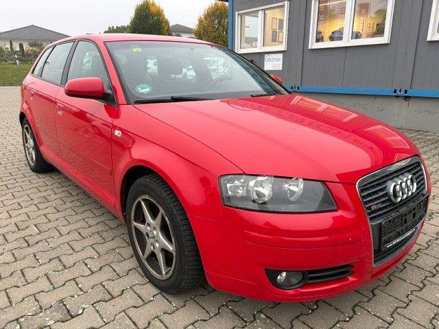 Audi A3 2005 — салон