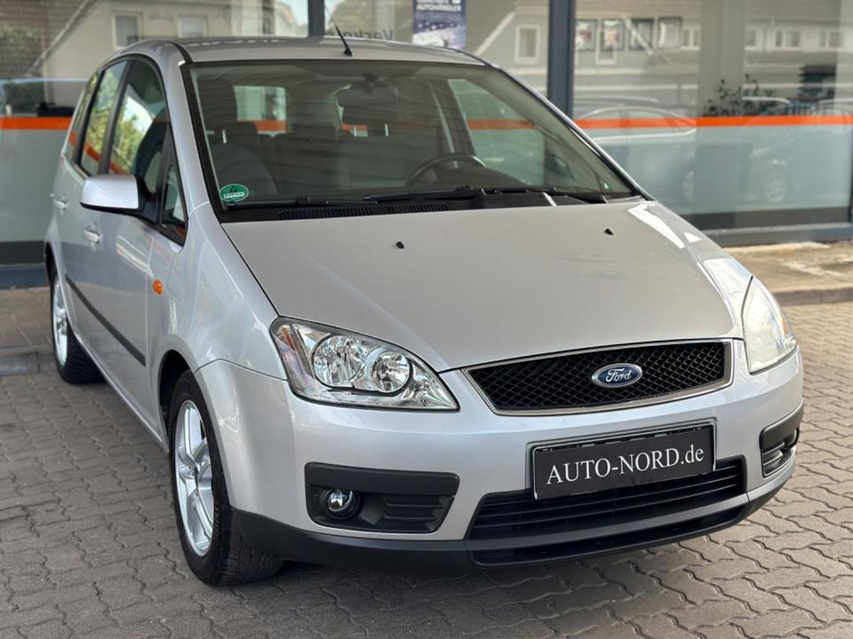 Ford Focus 2006 — вигляд ззаду