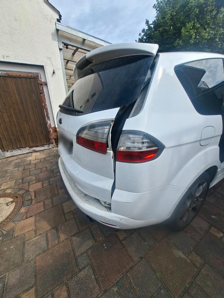 Ford S-Max 2010 — photo 16